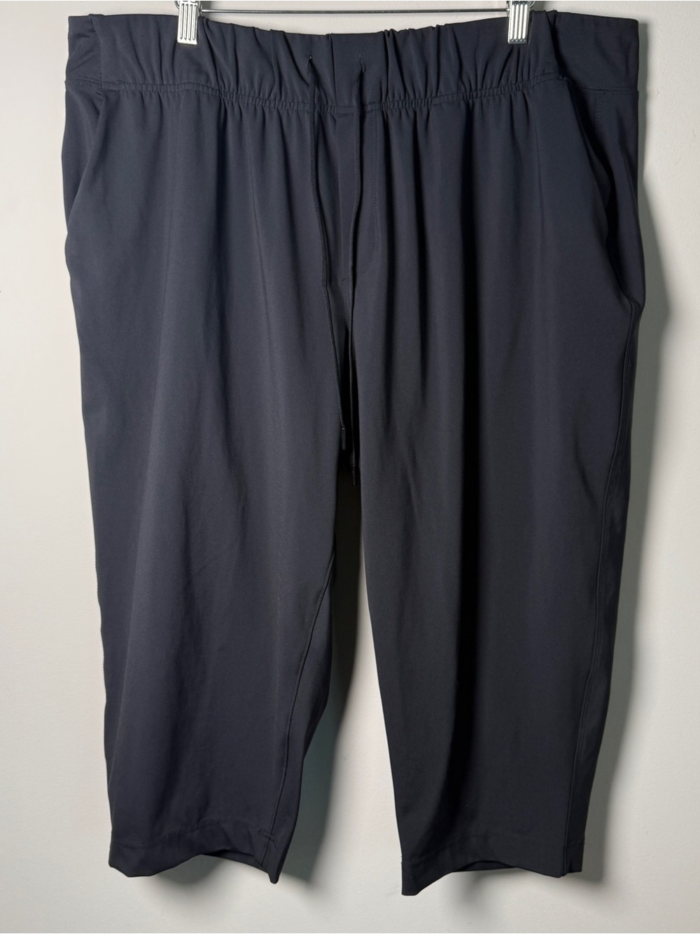 LIVI Lane Bryant Black Capri Pants Elastic Waist Drawstring Plus Size 18/20
